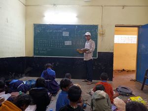 TEACHING by VOLUNTEERS in the GOVERNMENT PRIMARY AND MIDDLE SCHOOL BHATAGAON AND MATHPURENA